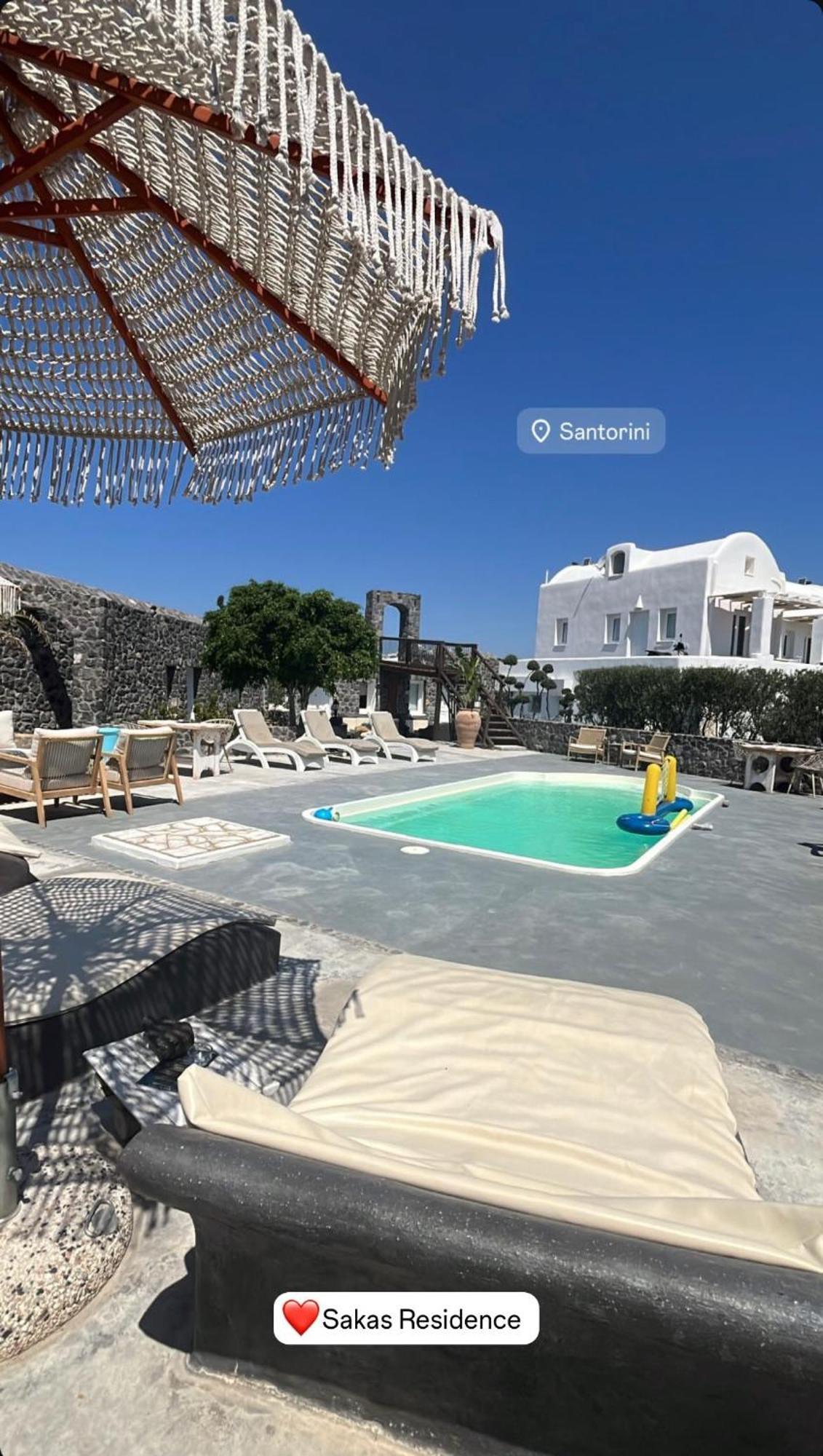 Sakas Residences Karterádos Eksteriør bilde