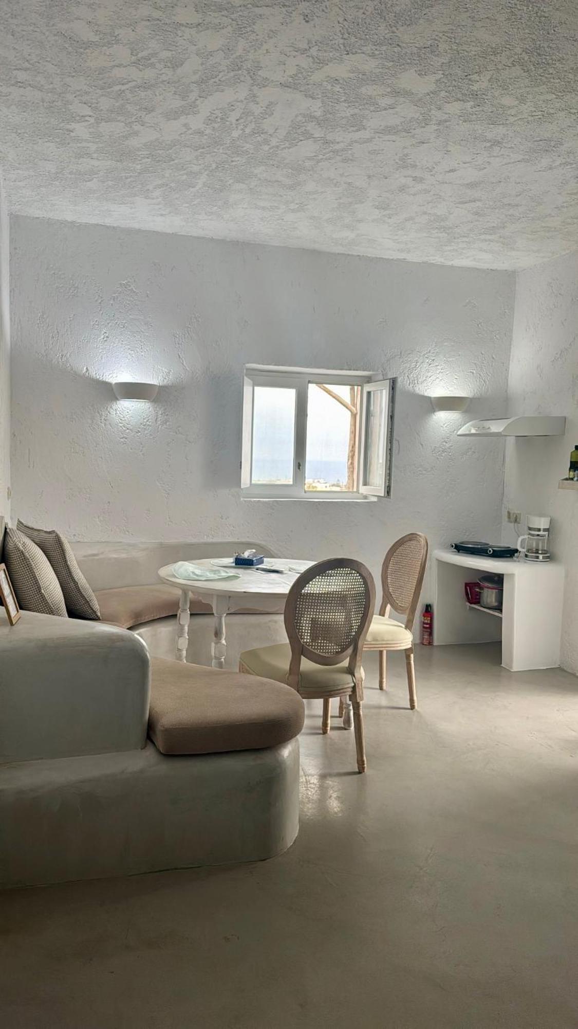 Sakas Residences Karterádos Eksteriør bilde