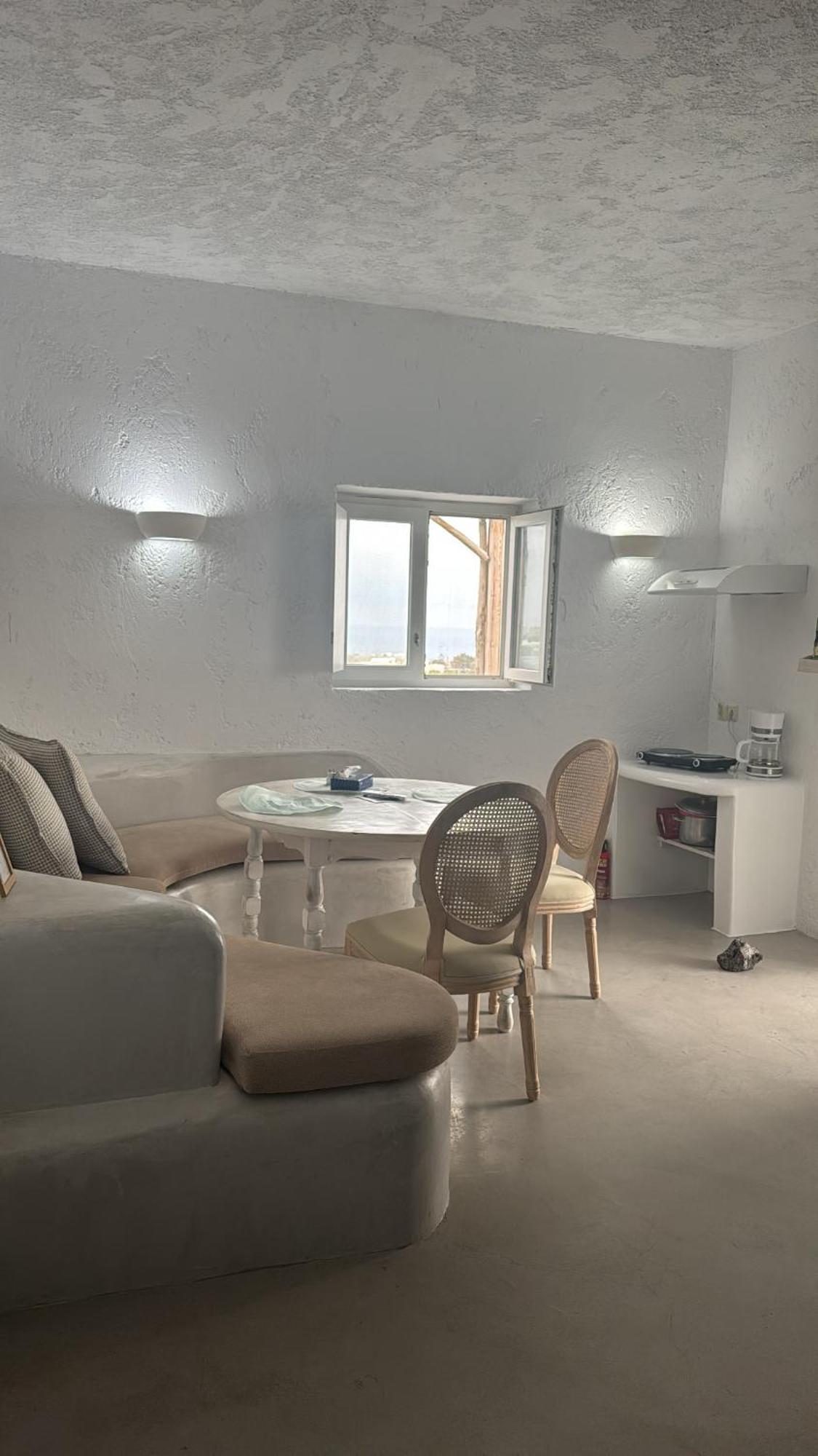 Sakas Residences Karterádos Eksteriør bilde